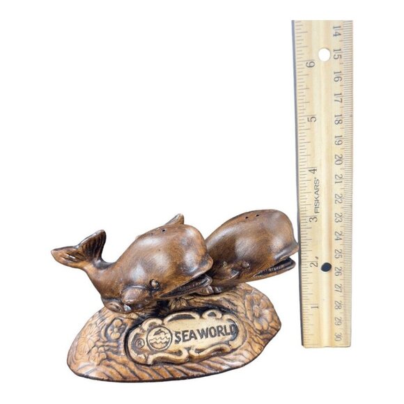 Vintage Whale SeaWorld Set Salt Pepper Shakers Treasure Craft Made USA Ceramic - Picture 2 of 12